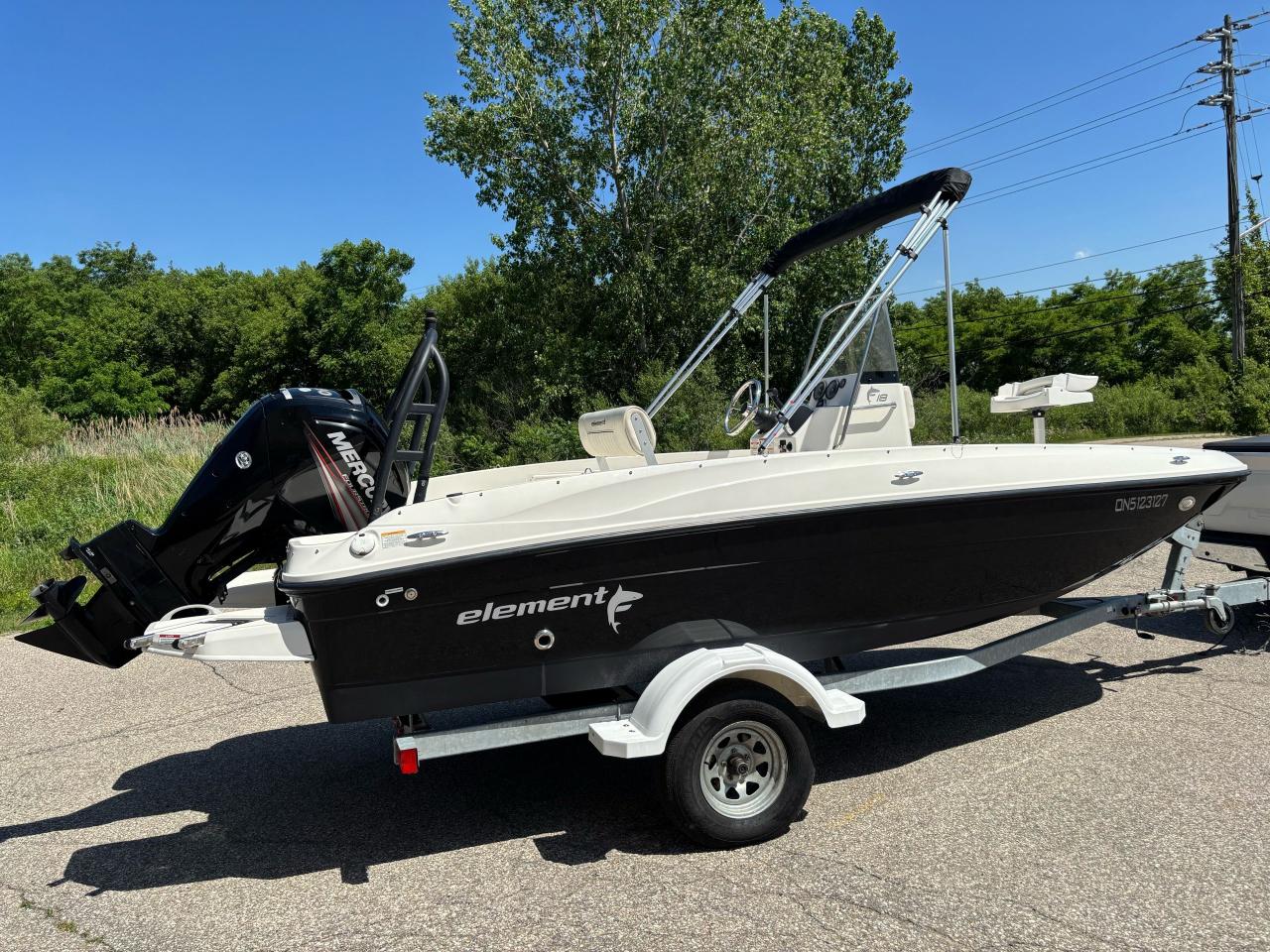 2016 Bayliner Element F18 center console - Photo #5