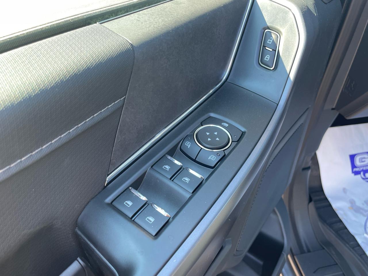 2025 Ford F-150 XLT Photo5