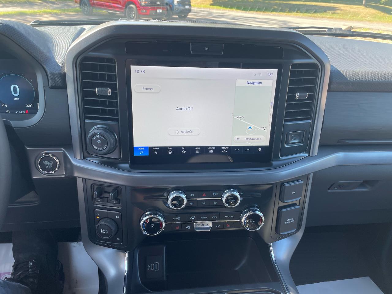 2025 Ford F-150 XLT Photo5