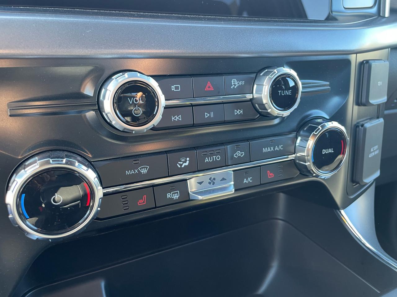 2025 Ford F-150 XLT Photo5
