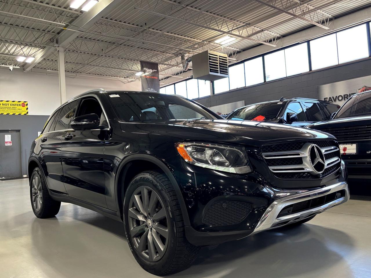 2016 Mercedes-Benz GLC GLC300|4MATIC|NAV|BLACKWOOD|DUALROOF|LEATHER|+++ - Photo #2