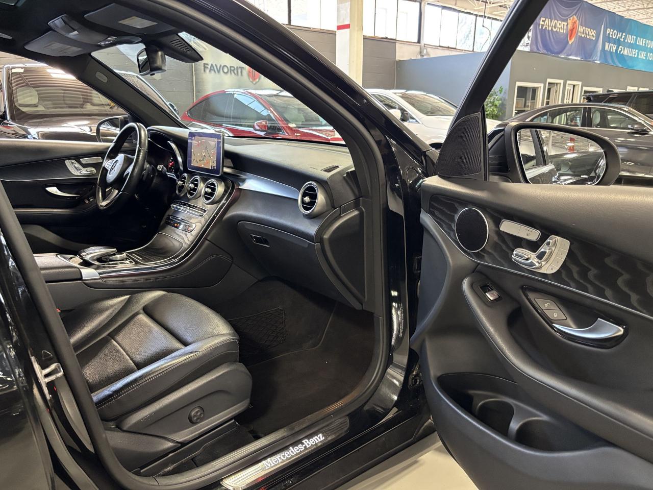 2016 Mercedes-Benz GLC GLC300|4MATIC|NAV|BLACKWOOD|DUALROOF|LEATHER|+++ - Photo #12