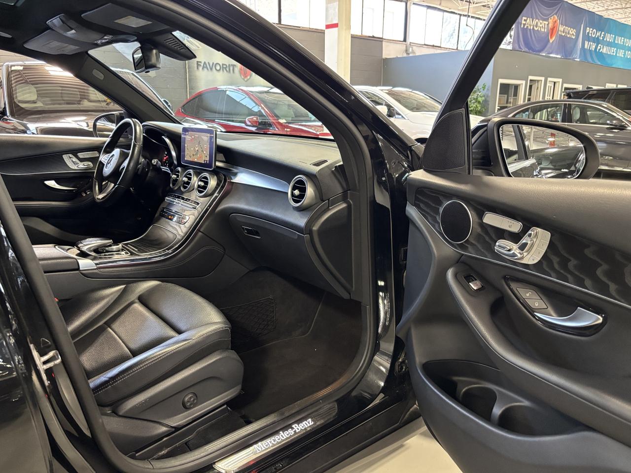 2016 Mercedes-Benz GLC GLC300|4MATIC|NAV|BLACKWOOD|DUALROOF|LEATHER|+++ - Photo #12