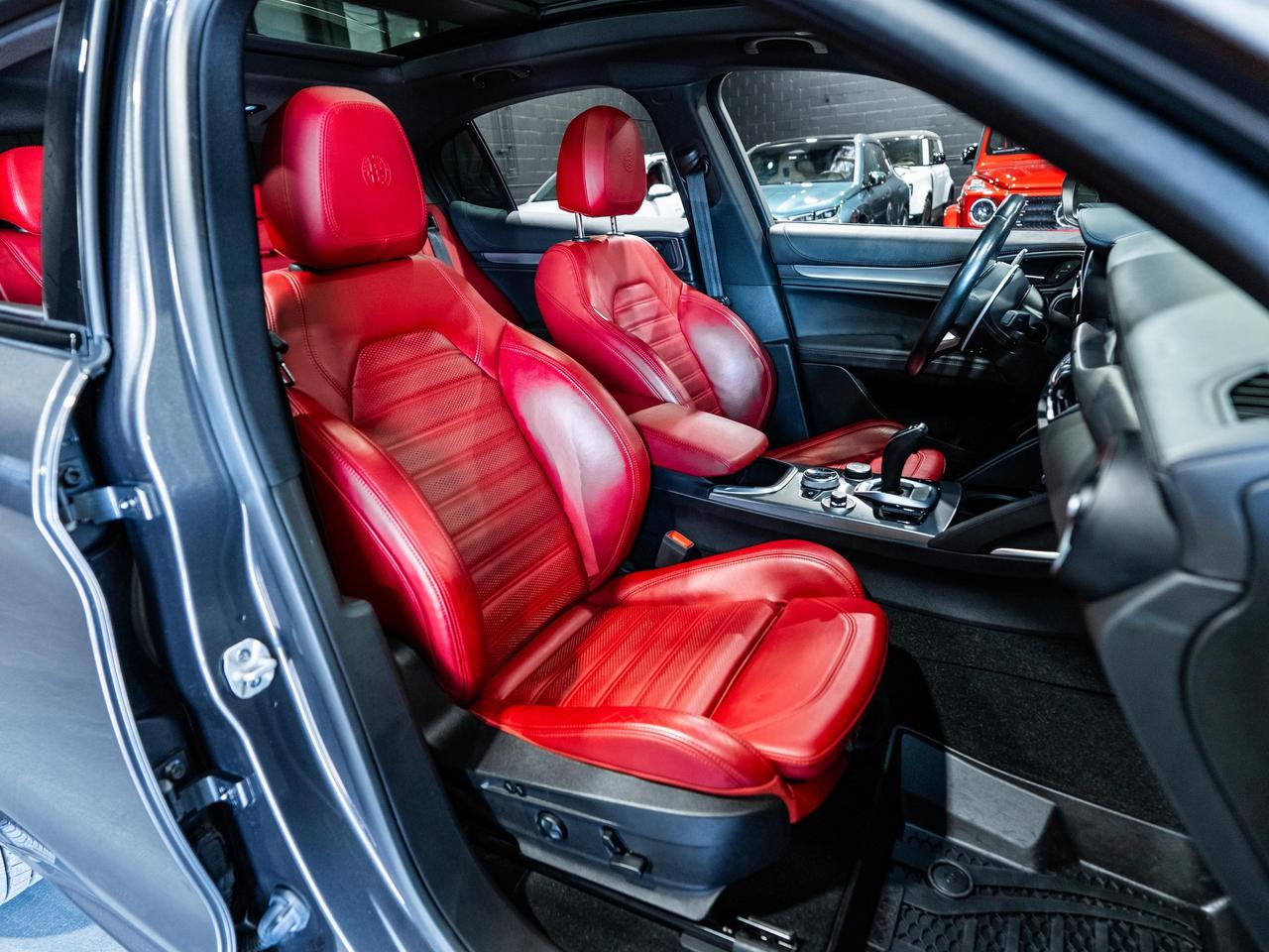 2022 Alfa Romeo Stelvio Veloce/HARMEN K/NAV/1OWNER/CLEAN CARFAX Photo