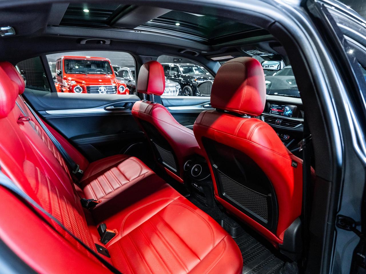 2022 Alfa Romeo Stelvio Veloce/HARMEN K/NAV/1OWNER/CLEAN CARFAX Photo