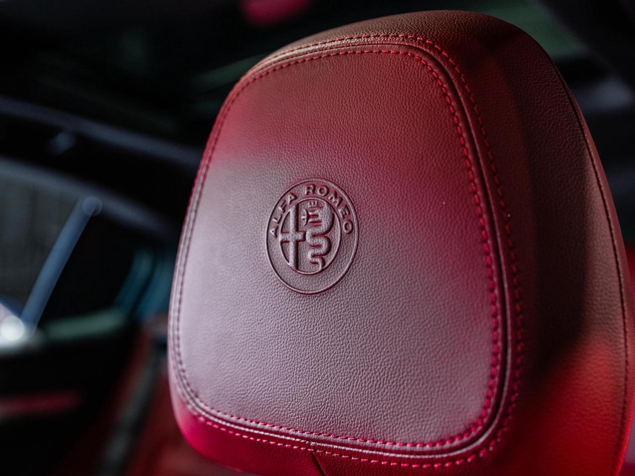 2022 Alfa Romeo Stelvio Veloce/HARMEN K/NAV/1OWNER/CLEAN CARFAX Photo