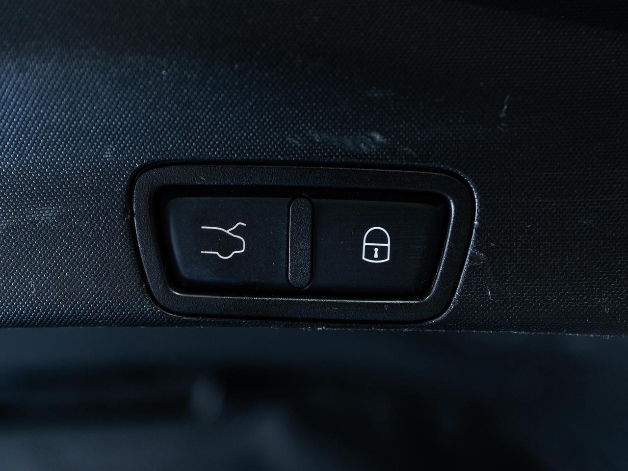 2022 Alfa Romeo Stelvio Veloce/HARMEN K/NAV/1OWNER/CLEAN CARFAX Photo