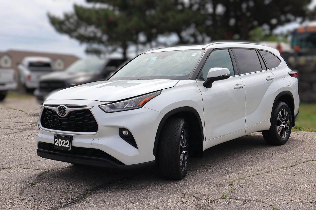 Used 2022 Toyota Highlander XLE AWD | NAVIGATON | SUN ROOF | REMOTE START | for sale in Waterloo, ON