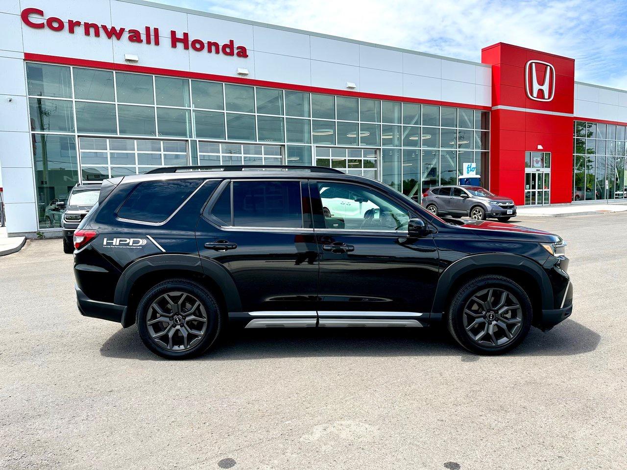 2023 Honda Pilot Touring Photo3