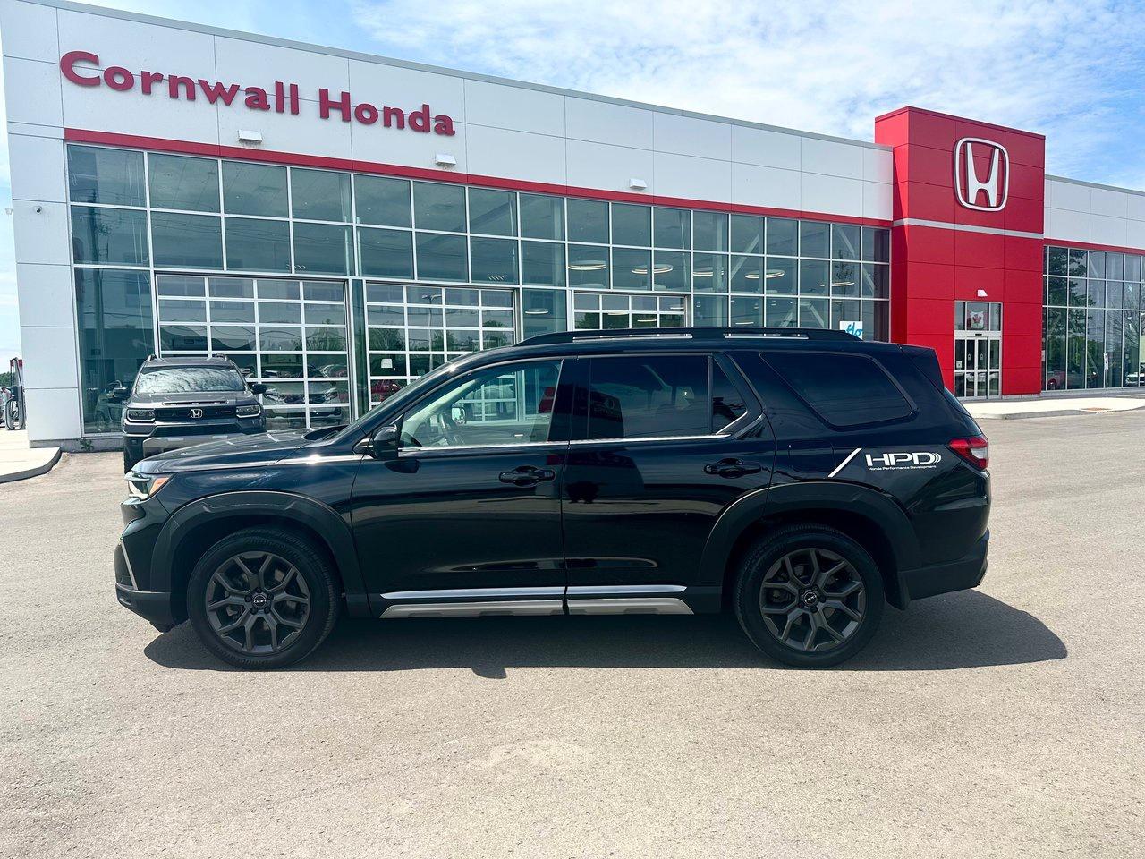 2023 Honda Pilot Touring Photo2