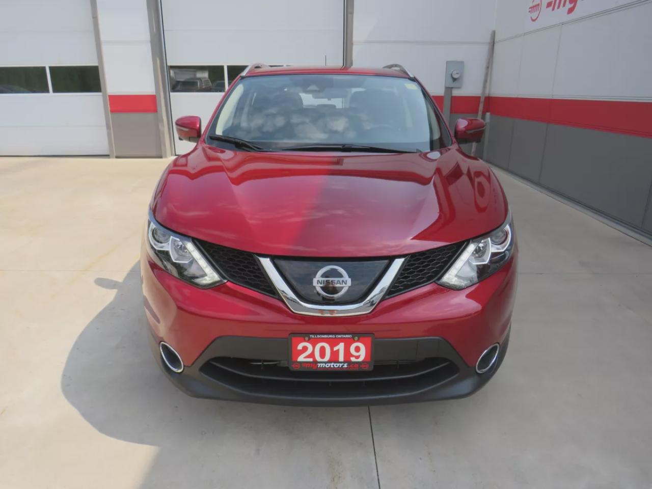 2019 Nissan Qashqai SL (**LOW KM!!**CLEAN TITLE/NO ACCIDENTS!!**SAFETY/CERTIFIED!!**AWD**ALLOY RIMS**LEATHER**SUNROOF**NAVIGATION**HEATED SEATS/STEERING WHEEL**DUAL CLIMATE CONTROL**PUSH BUTTON START**POWER SEATS**360 DEGREE REVERSE CAMERA**DIGITAL TOUCHSCREEN**LEATHER WRAPP Photo