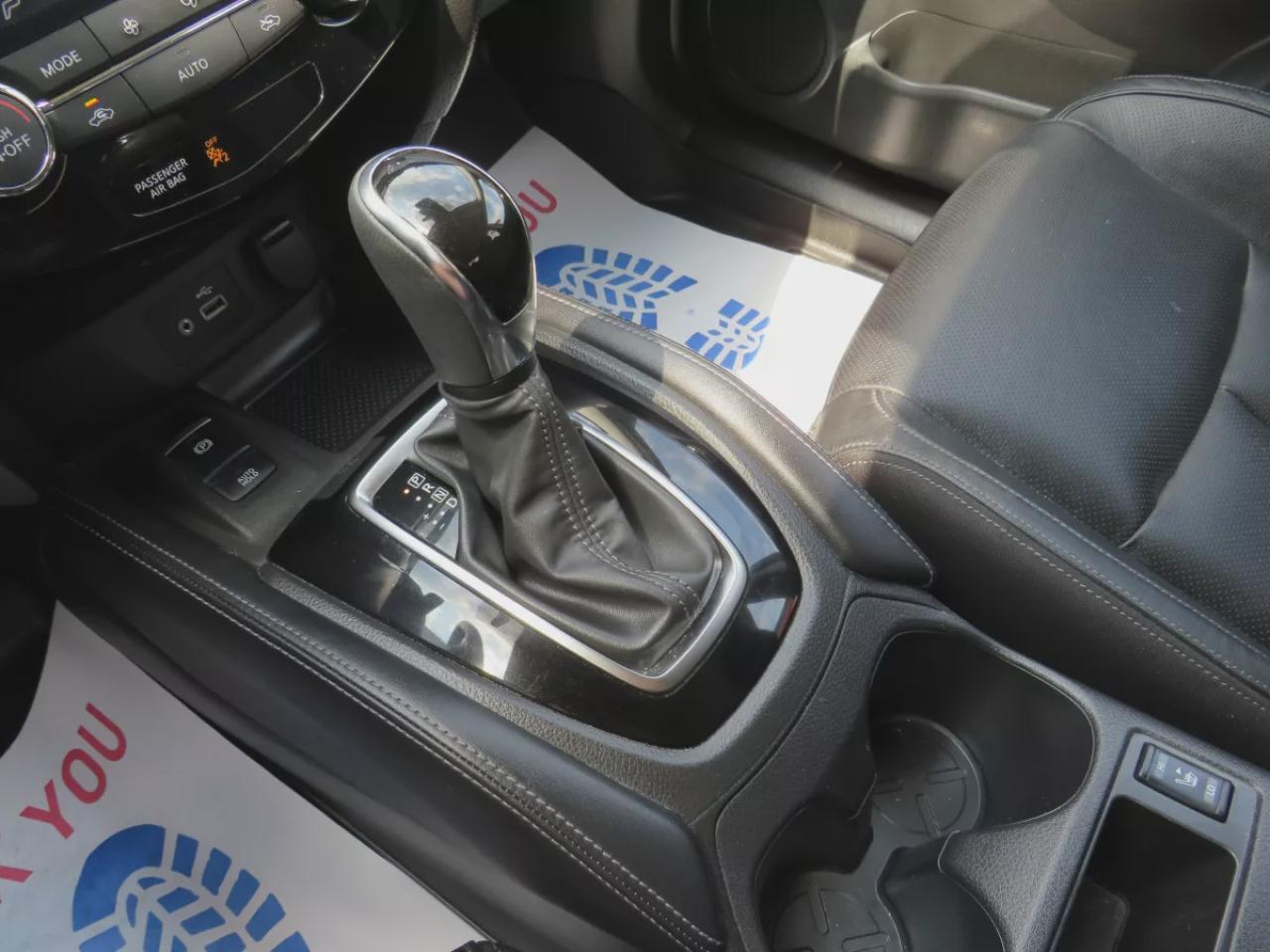 2019 Nissan Qashqai SL (**LOW KM!!**CLEAN TITLE/NO ACCIDENTS!!**SAFETY/CERTIFIED!!**AWD**ALLOY RIMS**LEATHER**SUNROOF**NAVIGATION**HEATED SEATS/STEERING WHEEL**DUAL CLIMATE CONTROL**PUSH BUTTON START**POWER SEATS**360 DEGREE REVERSE CAMERA**DIGITAL TOUCHSCREEN**LEATHER WRAPP Photo