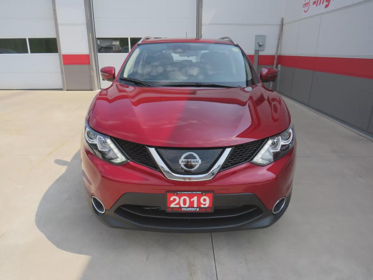 2019 Nissan Qashqai SL  | Low Km | Clean Title | No Accidents | Safety Certified | AWD | Alloy Rims | Leather | Sunroof | Navigation | Heated Seats | Heated Steering Wheel | Dual Climate Control | Push Button Start | Power Seats | 360 Degree Reverse Camera | Touchscreen Photo