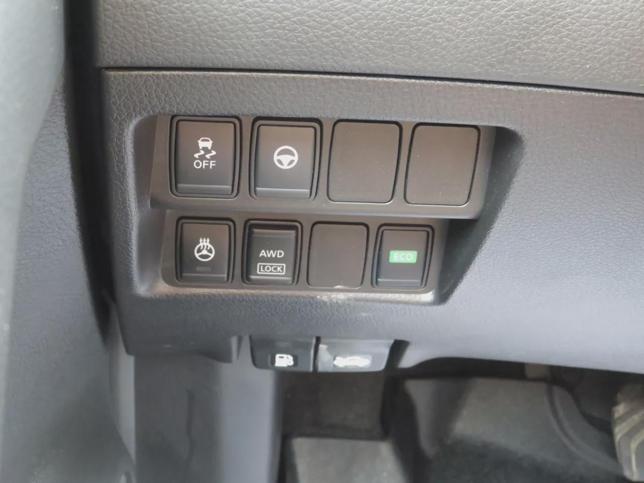 2019 Nissan Qashqai SL  | Low Km | Clean Title | No Accidents | Safety Certified | AWD | Alloy Rims | Leather | Sunroof | Navigation | Heated Seats | Heated Steering Wheel | Dual Climate Control | Push Button Start | Power Seats | 360 Degree Reverse Camera | Touchscreen Photo