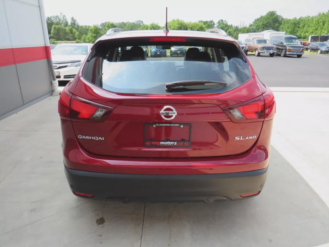 2019 Nissan Qashqai SL  | Low Km | Clean Title | No Accidents | Safety Certified | AWD | Alloy Rims | Leather | Sunroof | Navigation | Heated Seats | Heated Steering Wheel | Dual Climate Control | Push Button Start | Power Seats | 360 Degree Reverse Camera | Touchscreen Photo
