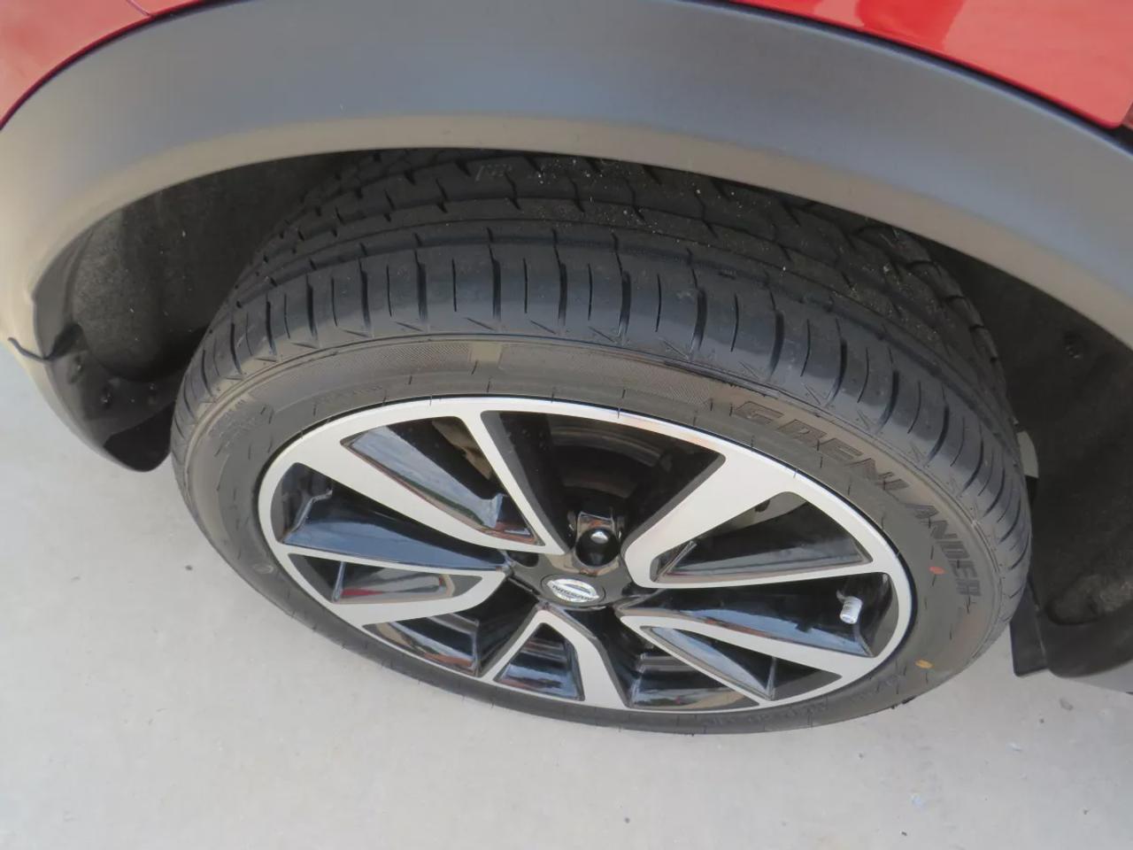 2019 Nissan Qashqai SL  | Low Km | Clean Title | No Accidents | Safety Certified | AWD | Alloy Rims | Leather | Sunroof | Navigation | Heated Seats | Heated Steering Wheel | Dual Climate Control | Push Button Start | Power Seats | 360 Degree Reverse Camera | Touchscreen Photo