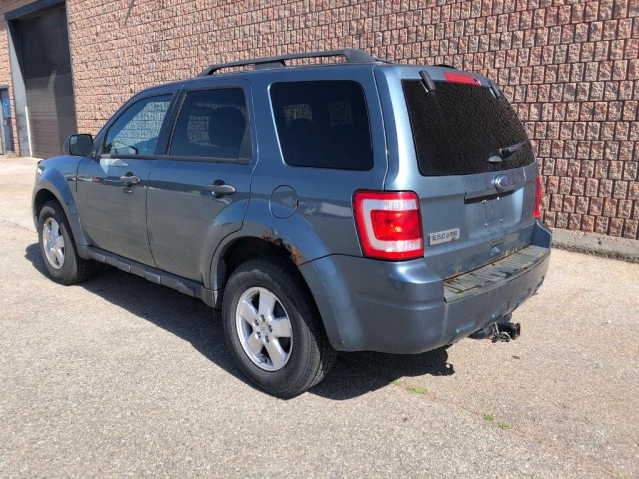 2011 Ford Escape XLT |MANUAL|UPGRADED INFOTAINMENT SYSTEM| - Photo #4