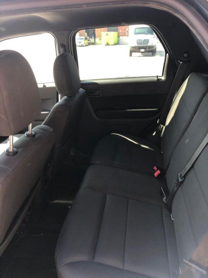 2011 Ford Escape XLT |MANUAL|UPGRADED INFOTAINMENT SYSTEM| - Photo #12