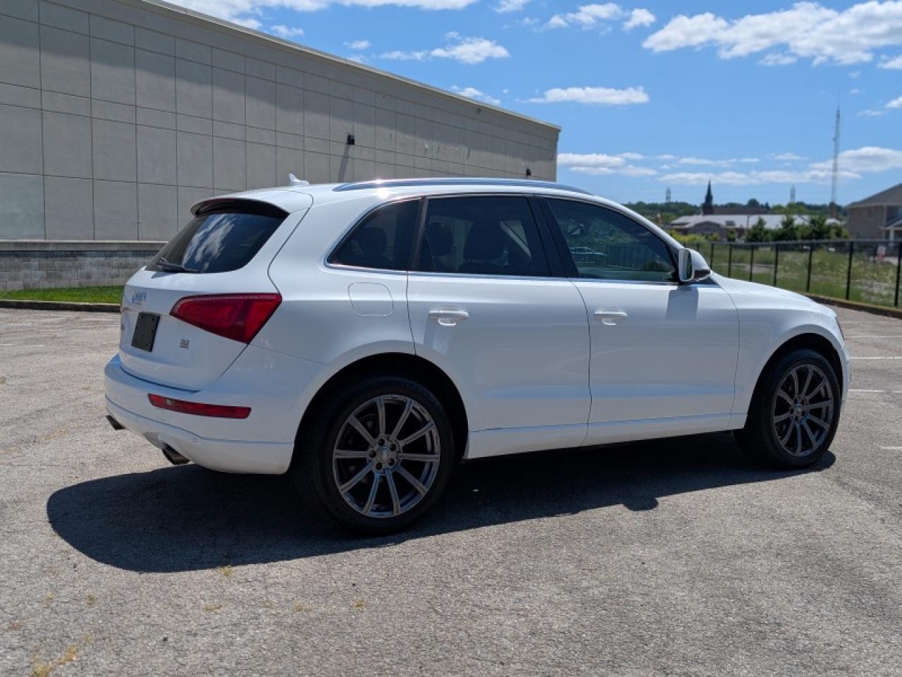 2010 Audi Q5 3.2 Premium  **1 OWNER - 3.2L V6 ENGINE** Photo4
