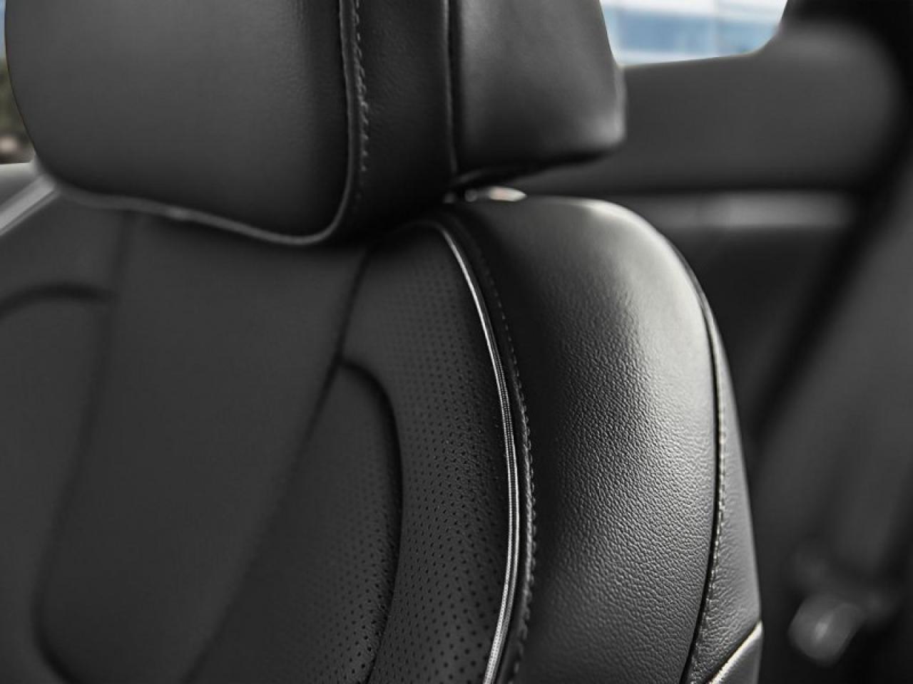 2025 Hyundai Elantra Luxury IVT  - Premium Audio - $110.97 /Wk Photo