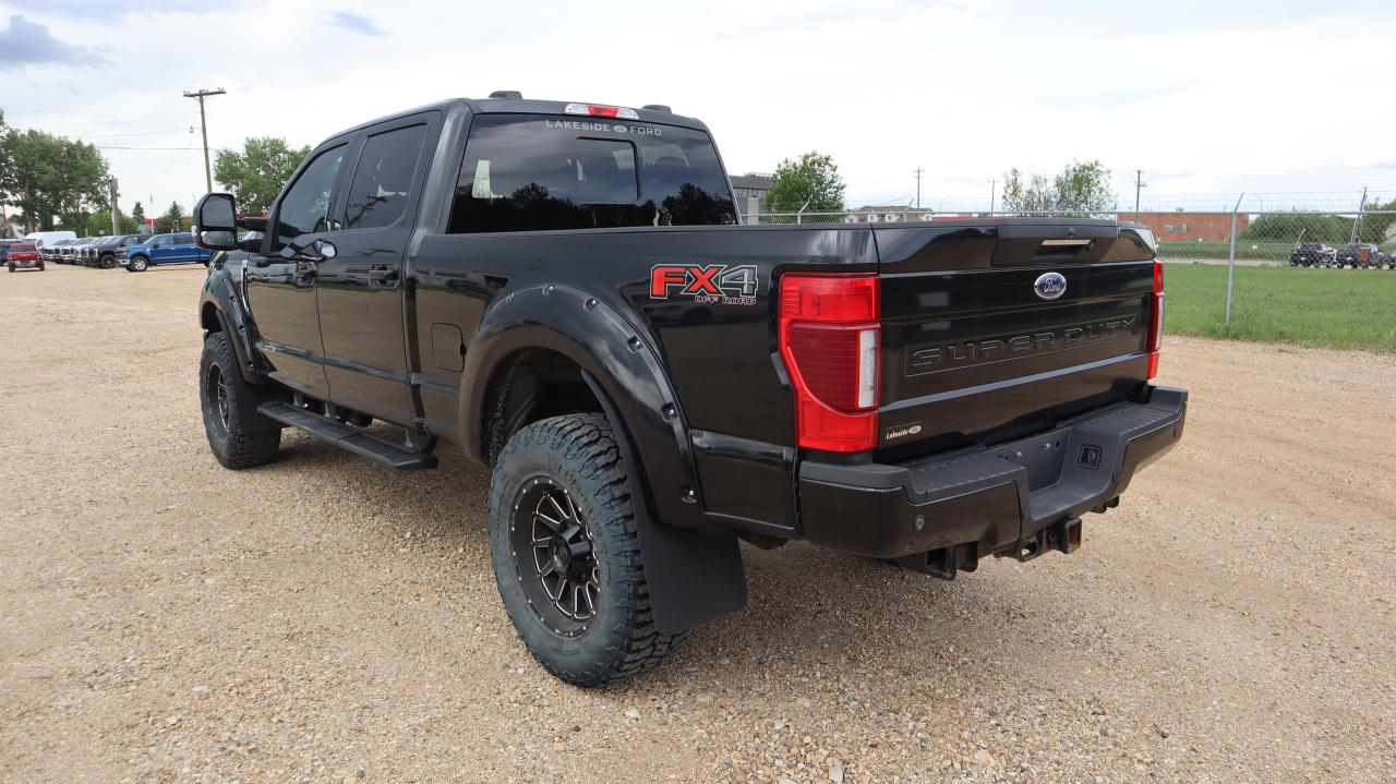 2022 Ford F-350 Super Duty SRW Lariat Photo3