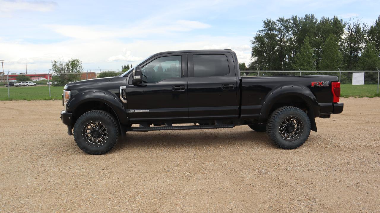 2022 Ford F-350 Super Duty SRW Lariat Photo2