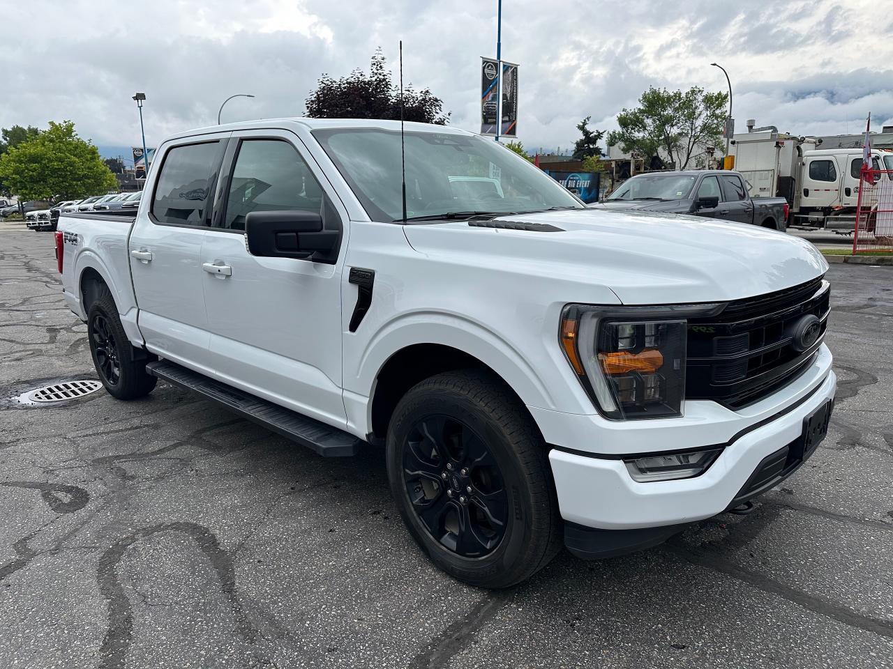 2022 Ford F-150 XLT Photo2