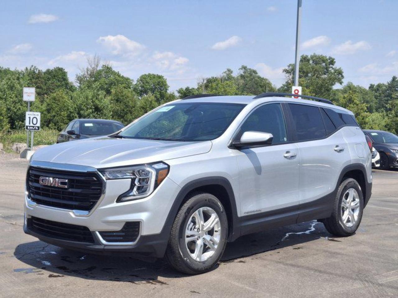 Used 2022 GMC Terrain SLE | Heated Seats | Power Seat | CarPlay + Android | Rear Camera | Bluetooth | Alloy Wheels & More! for sale in Guelph, ON