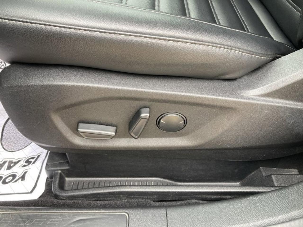 2024 Ford Edge SEL AWD Photo