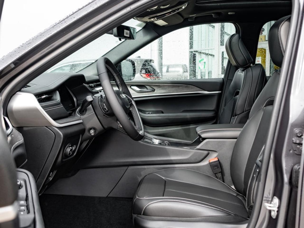 2025 Jeep Grand Cherokee Limited Photo