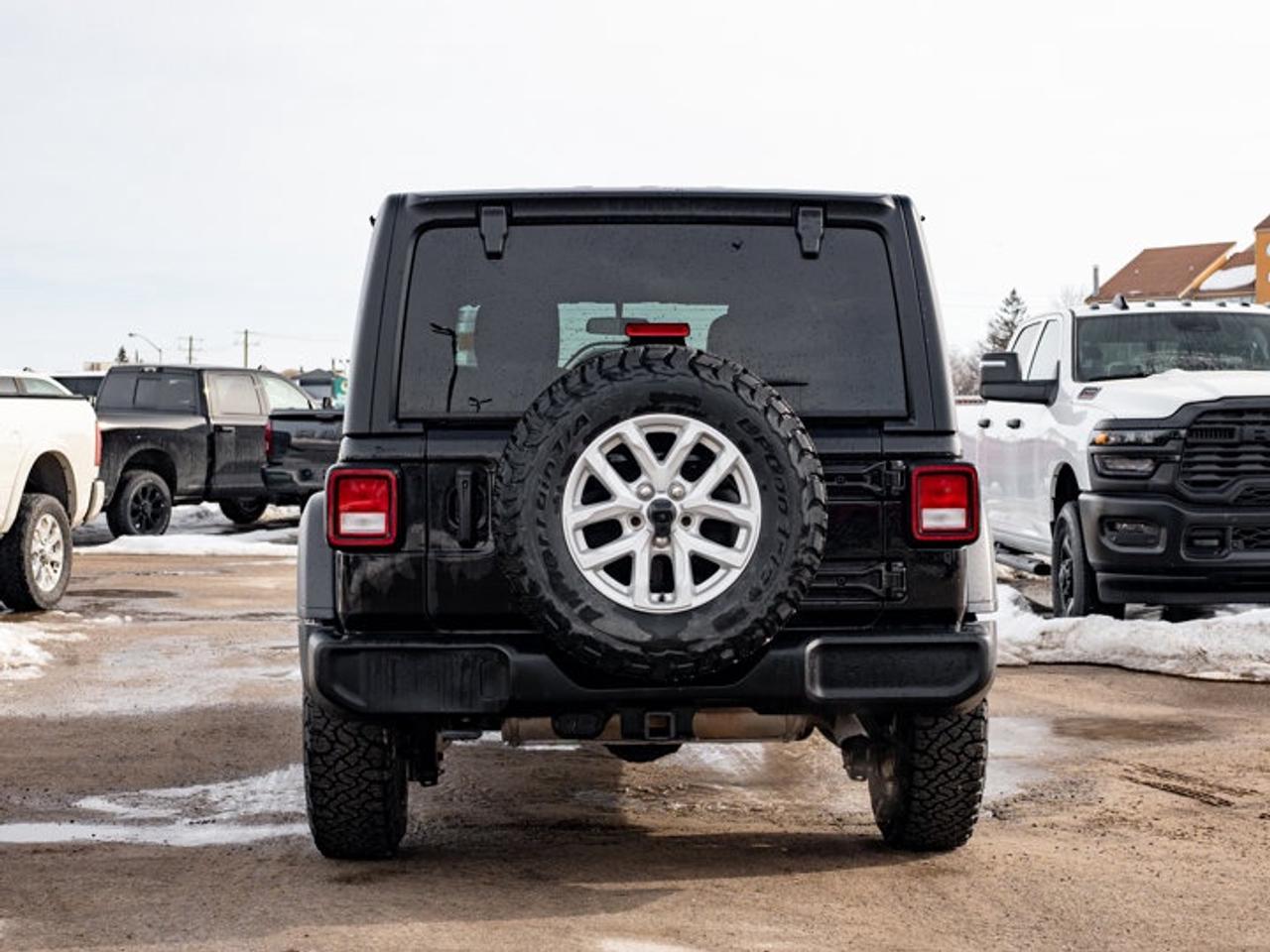 2023 Jeep Wrangler Sport S Photo