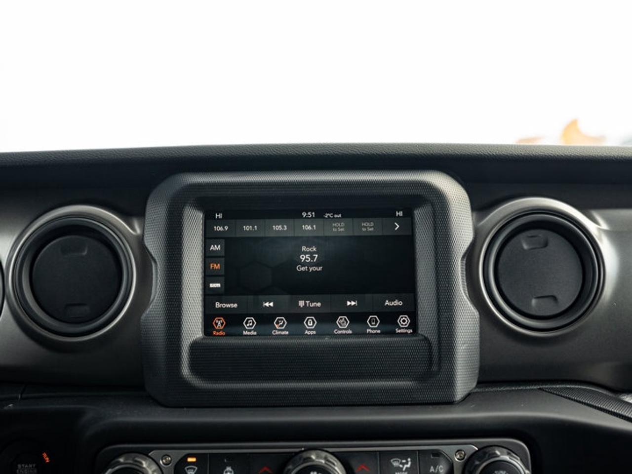 2023 Jeep Wrangler Sport S Photo