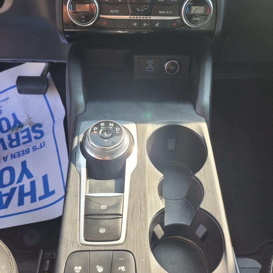 2021 Ford Escape Hybrid Titanium Photo18