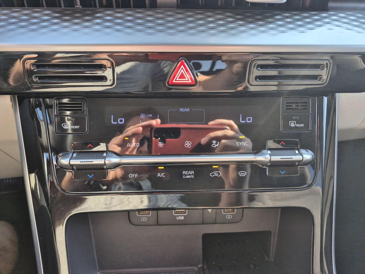 2024 Kia Carnival LX+ 8 PASSENGER Photo12