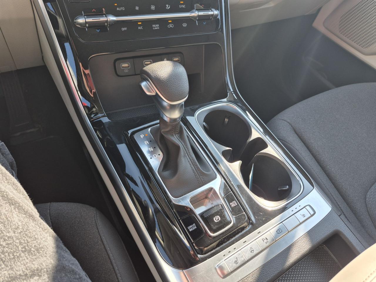 2024 Kia Carnival LX+ 8 PASSENGER Photo11