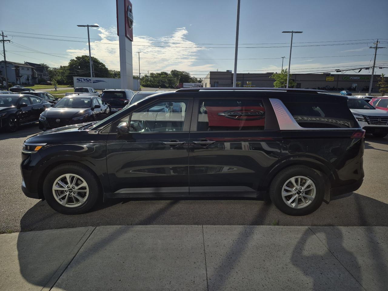 2024 Kia Carnival LX+ 8 PASSENGER Photo3