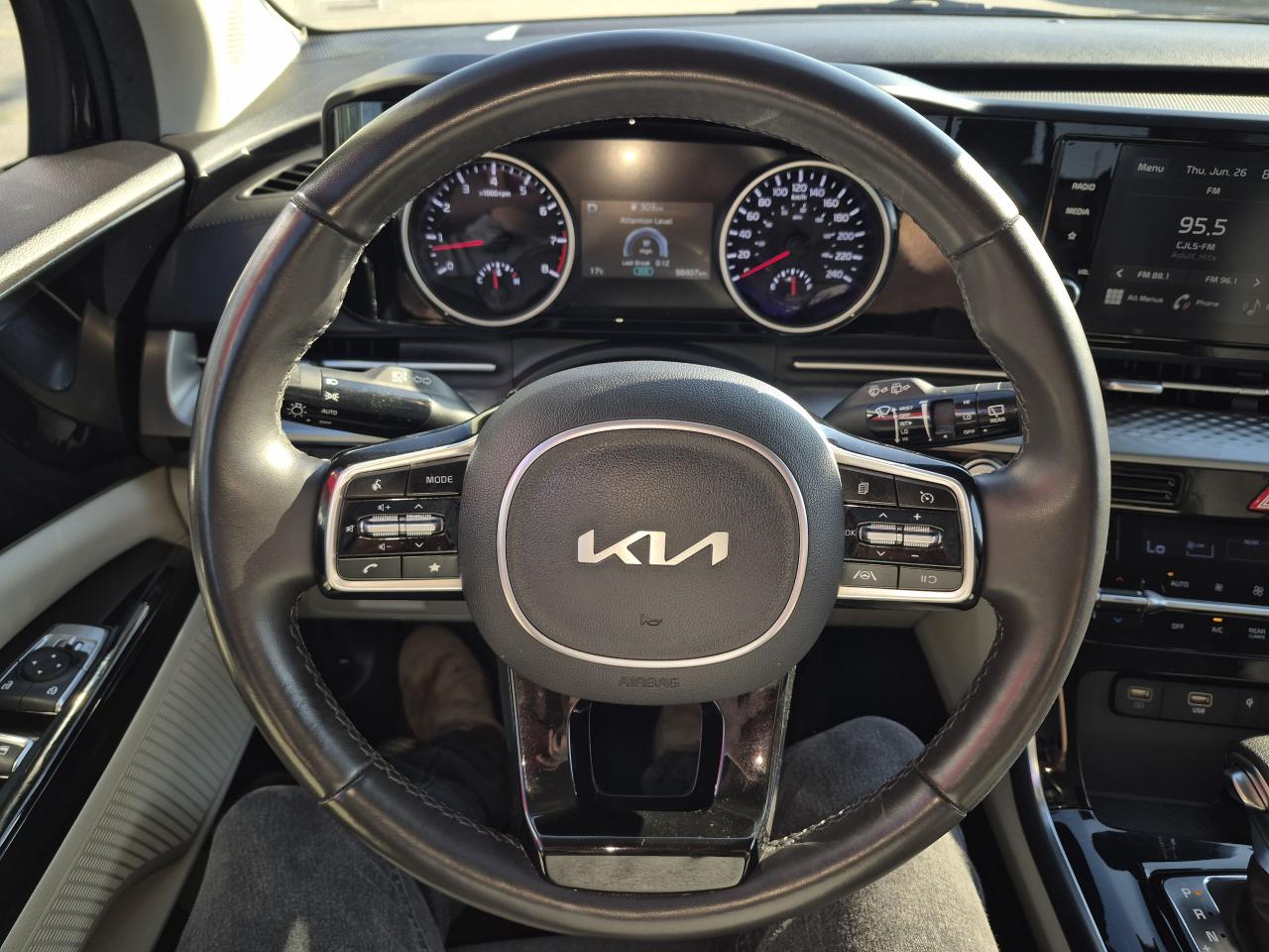 2024 Kia Carnival LX+ 8 PASSENGER Photo7