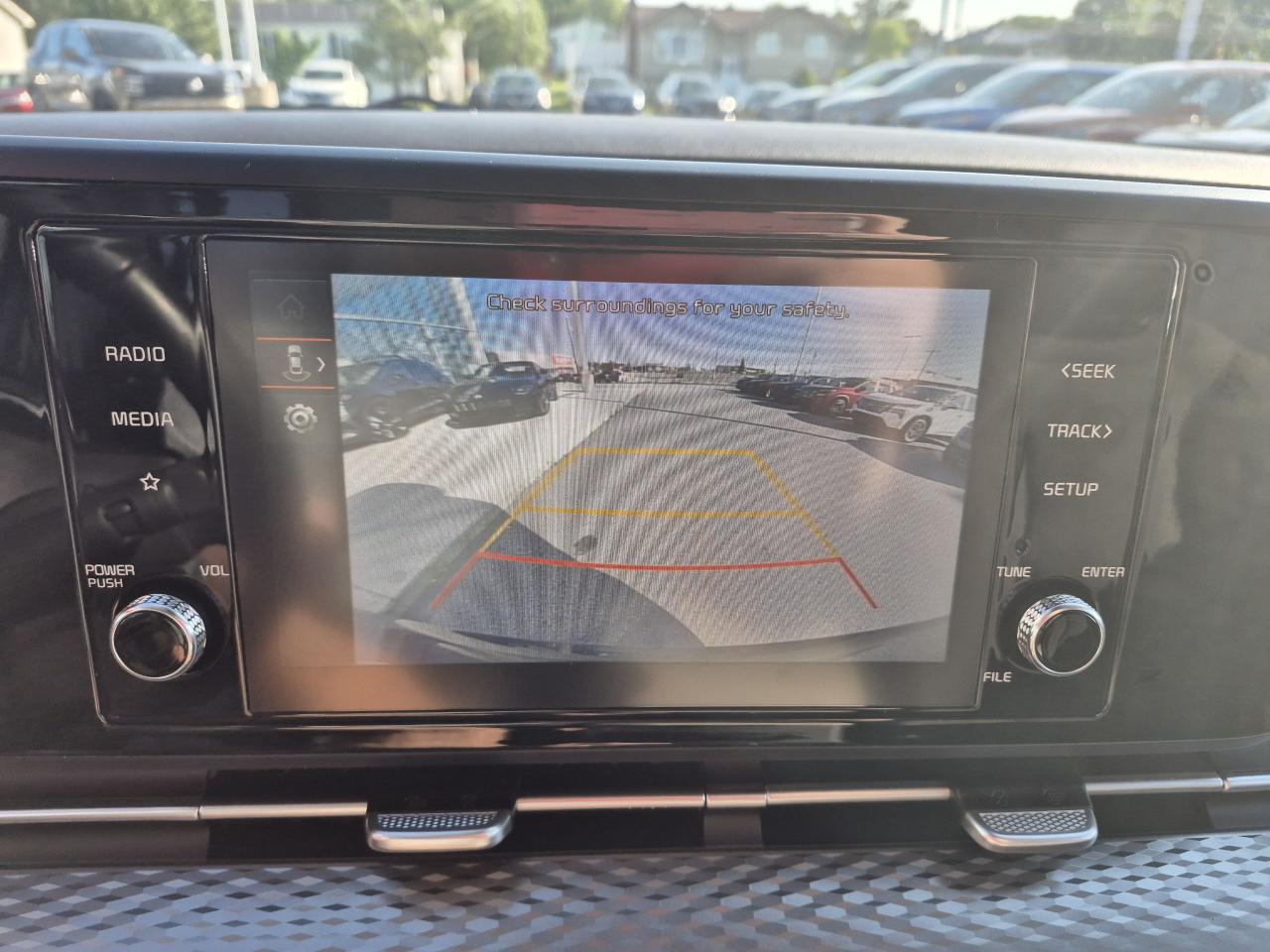 2024 Kia Carnival LX+ 8 PASSENGER Photo10
