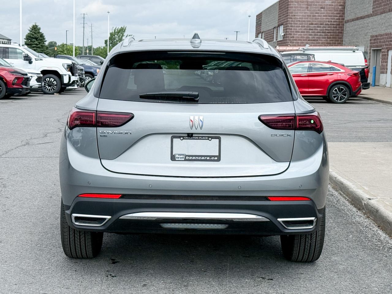 2025 Buick Envision Preferred 2.0L 4 CYL WITH REMOTE START/ENTRY, HEATED SEATS, HEATED STEERING WHEEL, BOSE SOUND, HD SURROUND VISION Photo3
