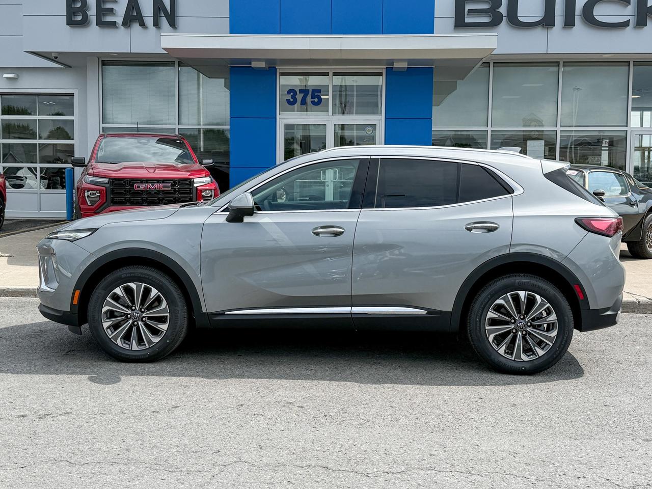 2025 Buick Envision Preferred 2.0L 4 CYL WITH REMOTE START/ENTRY, HEATED SEATS, HEATED STEERING WHEEL, BOSE SOUND, HD SURROUND VISION Photo