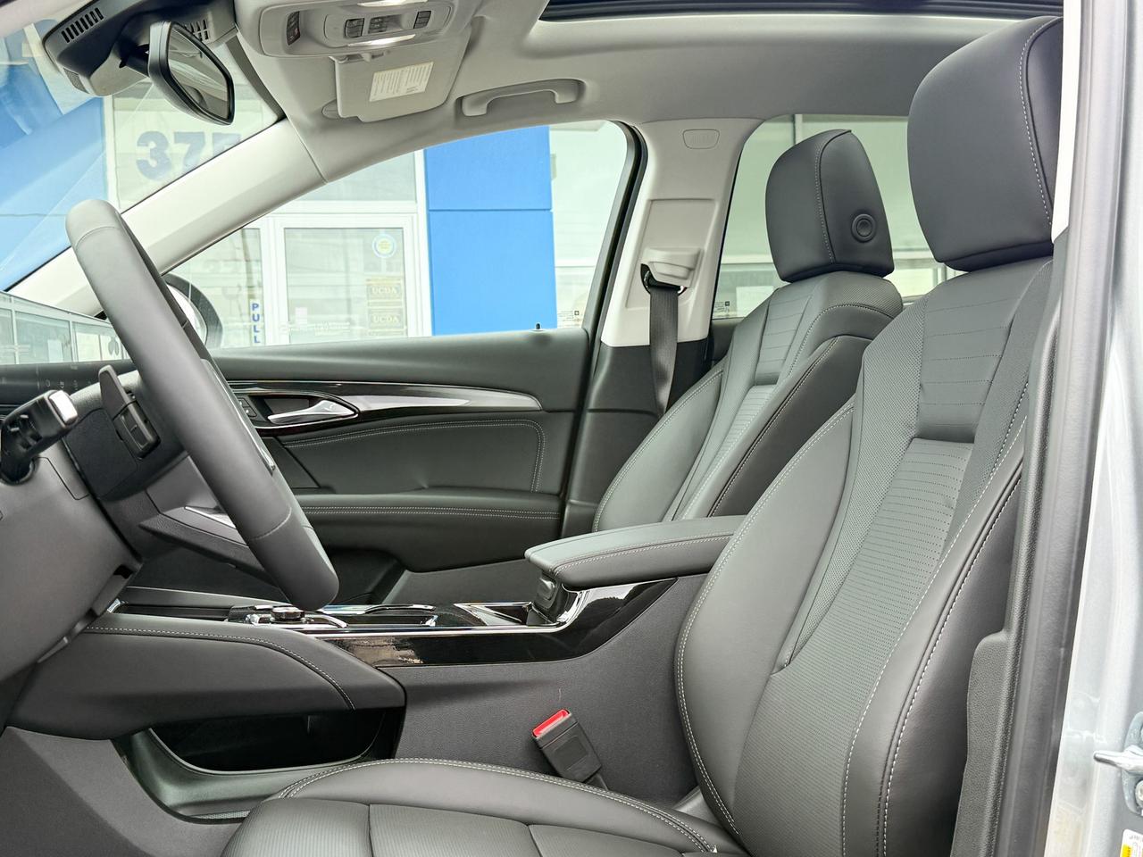 2025 Buick Envision Preferred 2.0L 4 CYL WITH REMOTE START/ENTRY, HEATED SEATS, HEATED STEERING WHEEL, BOSE SOUND, HD SURROUND VISION Photo