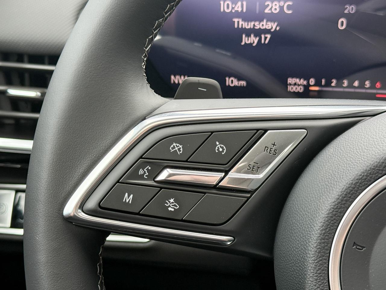 2025 Buick Envision Preferred 2.0L 4 CYL WITH REMOTE START/ENTRY, HEATED SEATS, HEATED STEERING WHEEL, BOSE SOUND, HD SURROUND VISION Photo