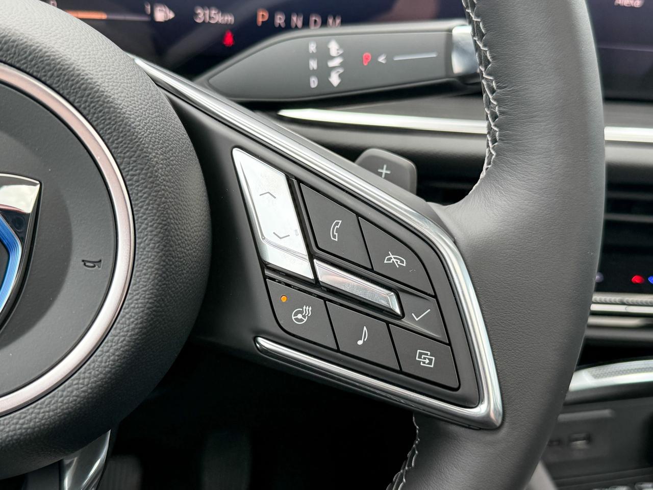 2025 Buick Envision Preferred 2.0L 4 CYL WITH REMOTE START/ENTRY, HEATED SEATS, HEATED STEERING WHEEL, BOSE SOUND, HD SURROUND VISION Photo