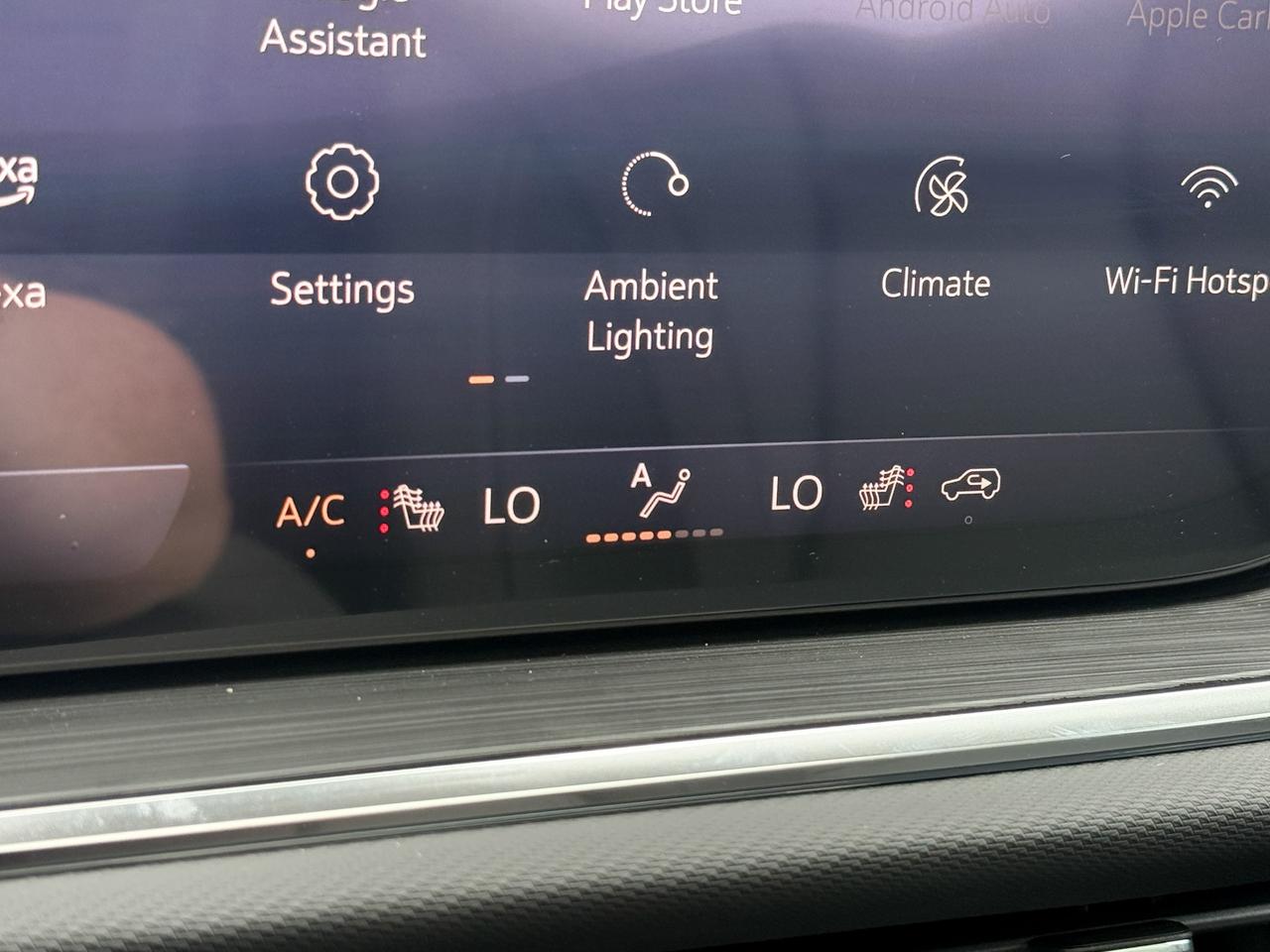 2025 Buick Envision Preferred 2.0L 4 CYL WITH REMOTE START/ENTRY, HEATED SEATS, HEATED STEERING WHEEL, BOSE SOUND, HD SURROUND VISION Photo