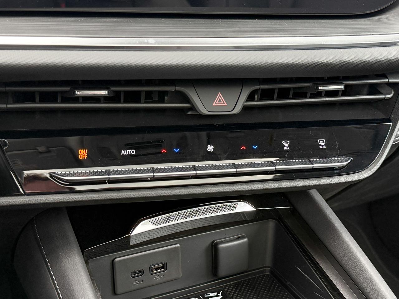 2025 Buick Envision Preferred 2.0L 4 CYL WITH REMOTE START/ENTRY, HEATED SEATS, HEATED STEERING WHEEL, BOSE SOUND, HD SURROUND VISION Photo