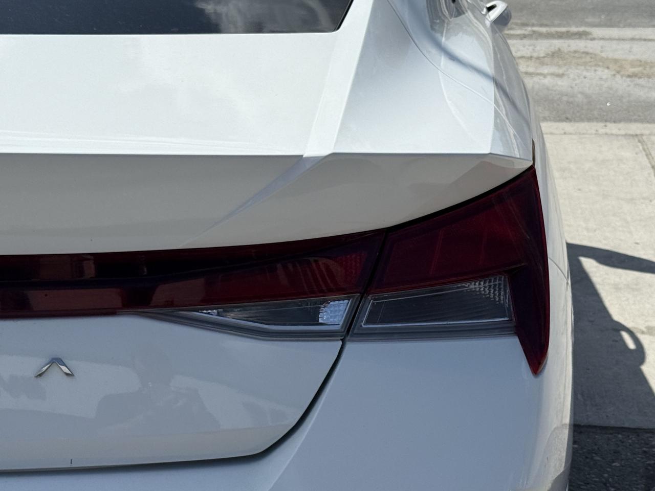2022 Hyundai Elantra | APPLE CARPLAY | BACK UP CAMERA | - Photo #11