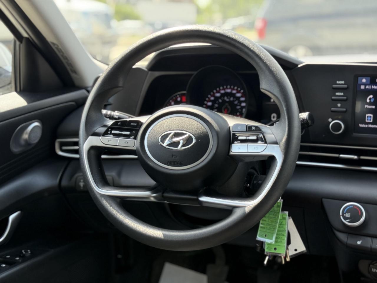 2022 Hyundai Elantra | APPLE CARPLAY | BACK UP CAMERA | - Photo #19