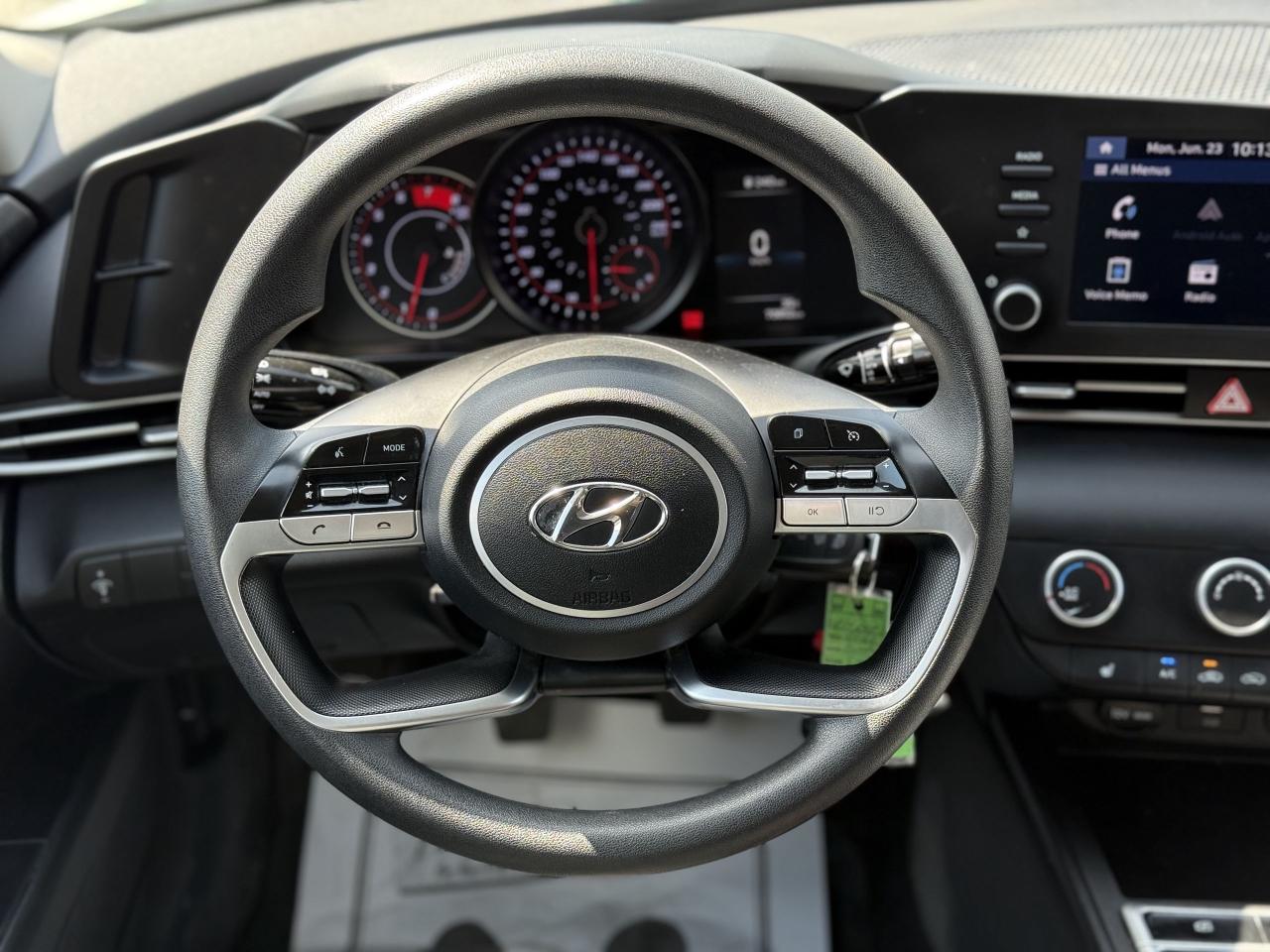 2022 Hyundai Elantra | APPLE CARPLAY | BACK UP CAMERA | - Photo #20
