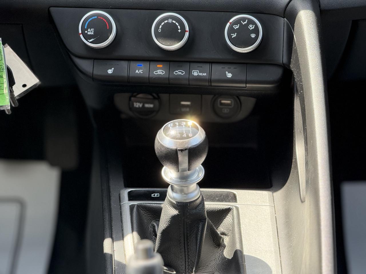 2022 Hyundai Elantra | APPLE CARPLAY | BACK UP CAMERA | - Photo #25