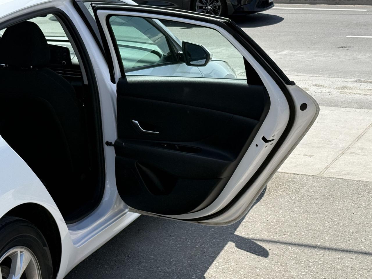 2022 Hyundai Elantra | APPLE CARPLAY | BACK UP CAMERA | - Photo #30